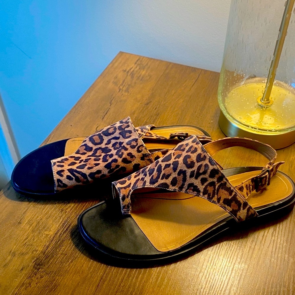 Vionic Leopard Print Women's Sandals Size 8